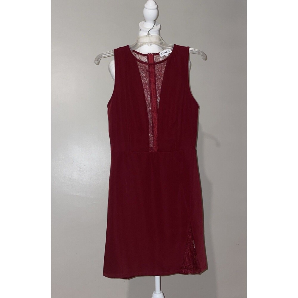 About Us Burgundy Deep V-Neck Lace Illusion Mini Dress Size M